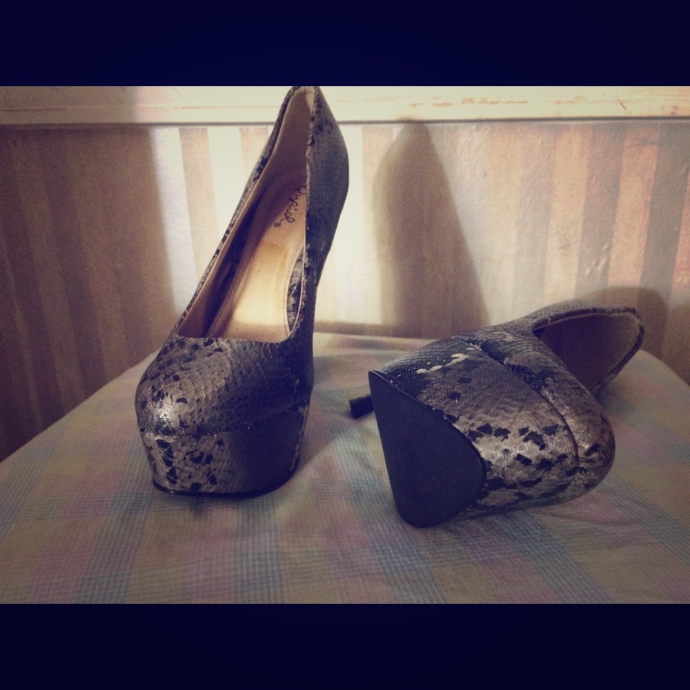 Qupid Heels Size 6.5